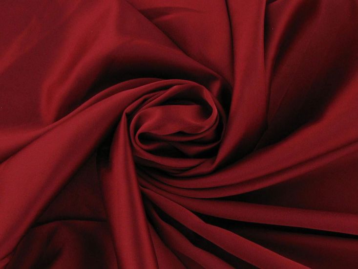 Mani Luxury Silky Satin, Crimson